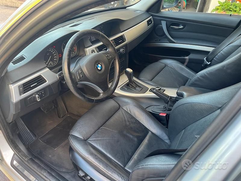 Usata BMW 330 245 CV (180 kW) 2008 Grigio Station wagon