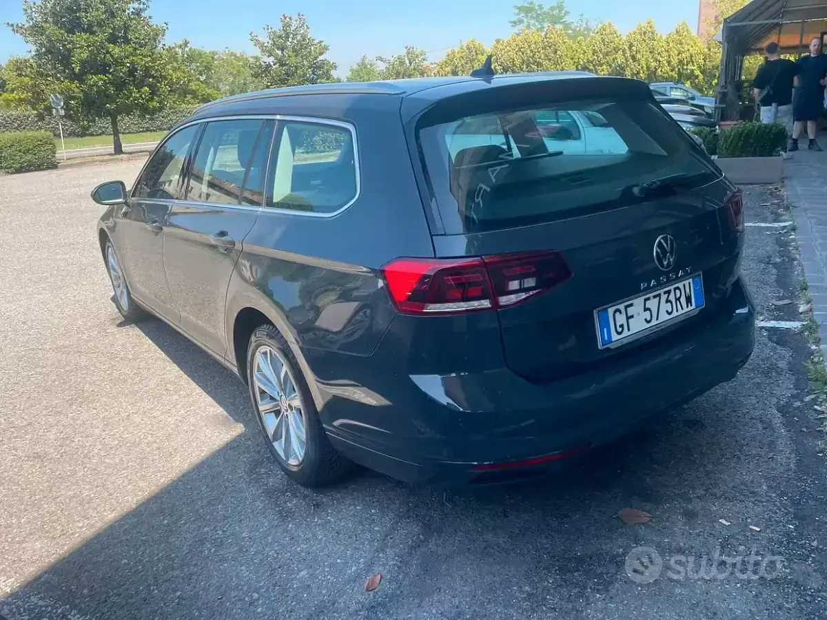 Usata VW Passat Business 150 CV (110 kW) 2021 Grigio Station wagon