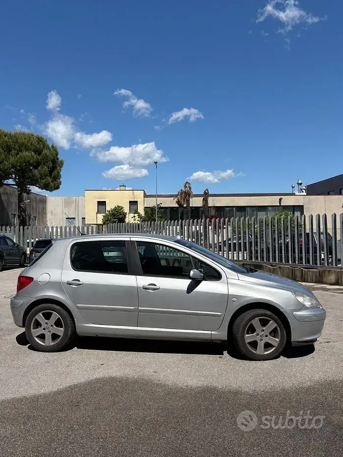 Usata Peugeot 307 109 CV (80 kW) 2004 Grigio Berlina