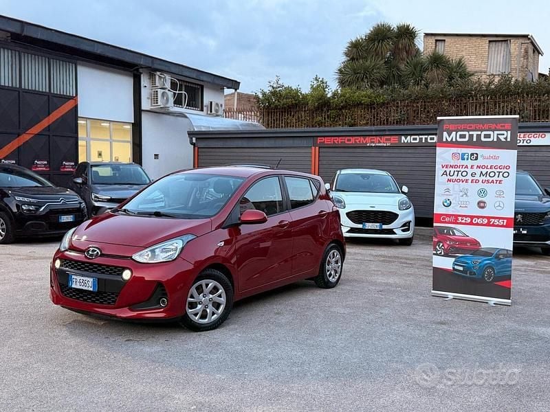 Usata Hyundai i10 66 CV (48 kW) 2018 Rosso Utilitaria