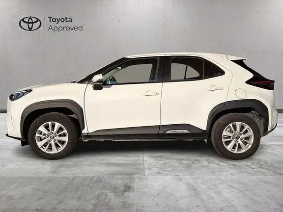 Usata Toyota Yaris Cross Active 116 CV (85 kW) 2021 Super white SUV