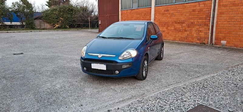 Usata Fiat Grande Punto 70 CV (51 kW) 2012 Blu Utilitaria