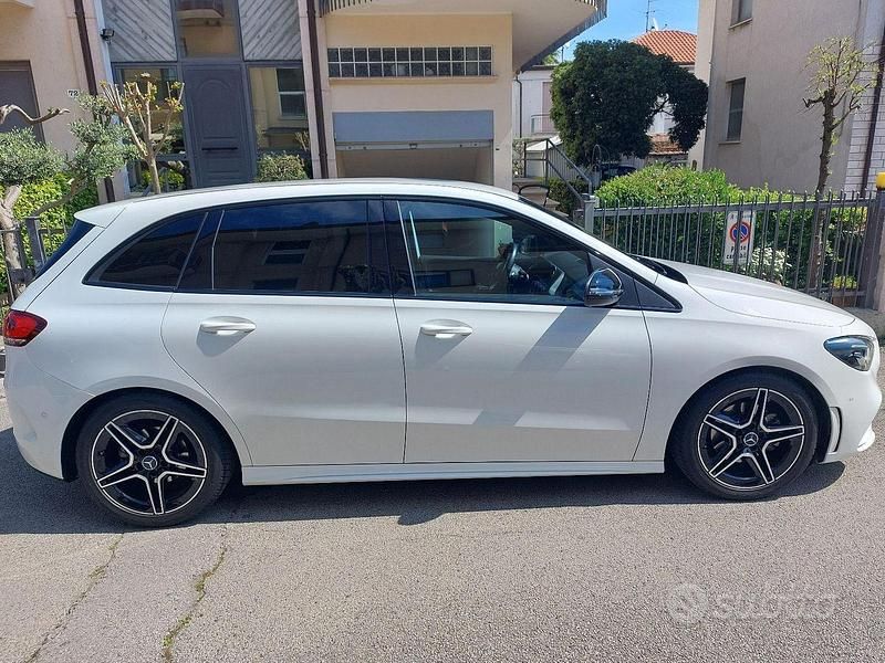 Usata Mercedes B200 Premium 150 CV (110 kW) 2020 Bianco Utilitaria