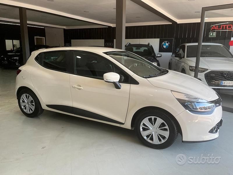 Second-hand Renault Clio IV Zen 75 CP (55 kW) 2016 Bej Berlinǎ