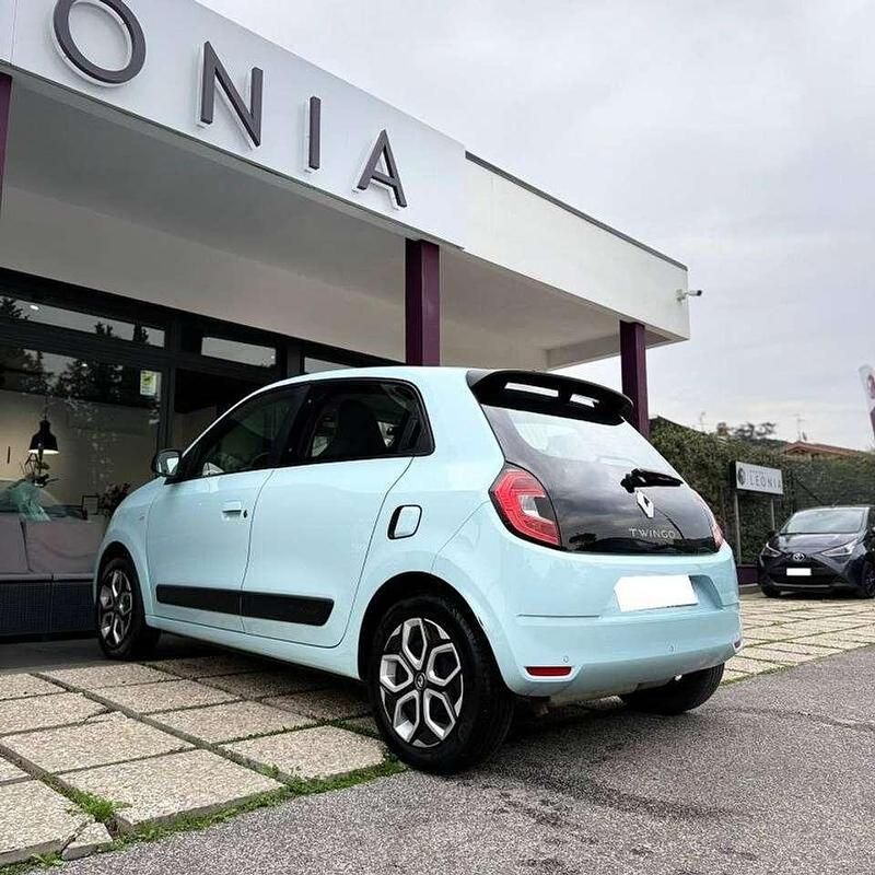 Usata Renault Twingo Intens 65 CV (47 kW) 2024 Blu/azzurro Utilitaria