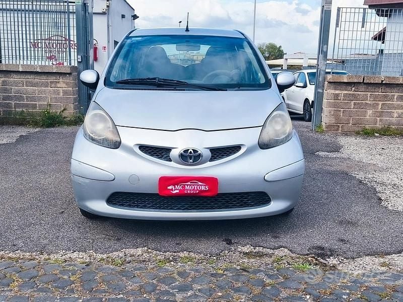 Usata Toyota Aygo 68 CV (50 kW) 2008 Grigio Utilitaria