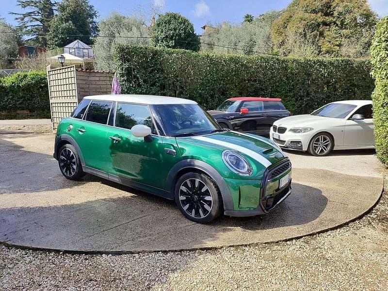 Usata Mini Cooper S Essential 178 CV (130 kW) 2023 Verde Utilitaria