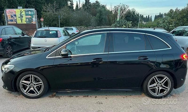Usata Mercedes B180 Premium 116 CV (85 kW) 2020 Nero Monovolume