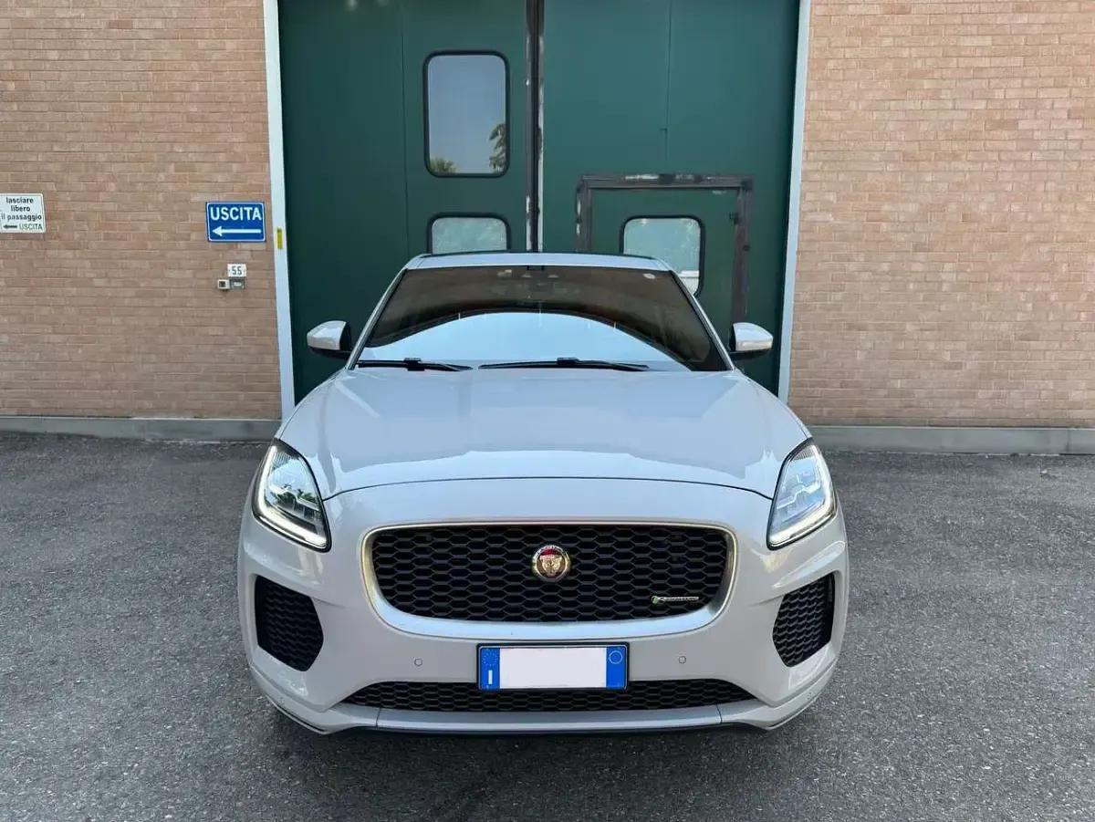 Usata Jaguar E-Pace R-Dynamic 179 CV (131 kW) 2019 Grigio SUV