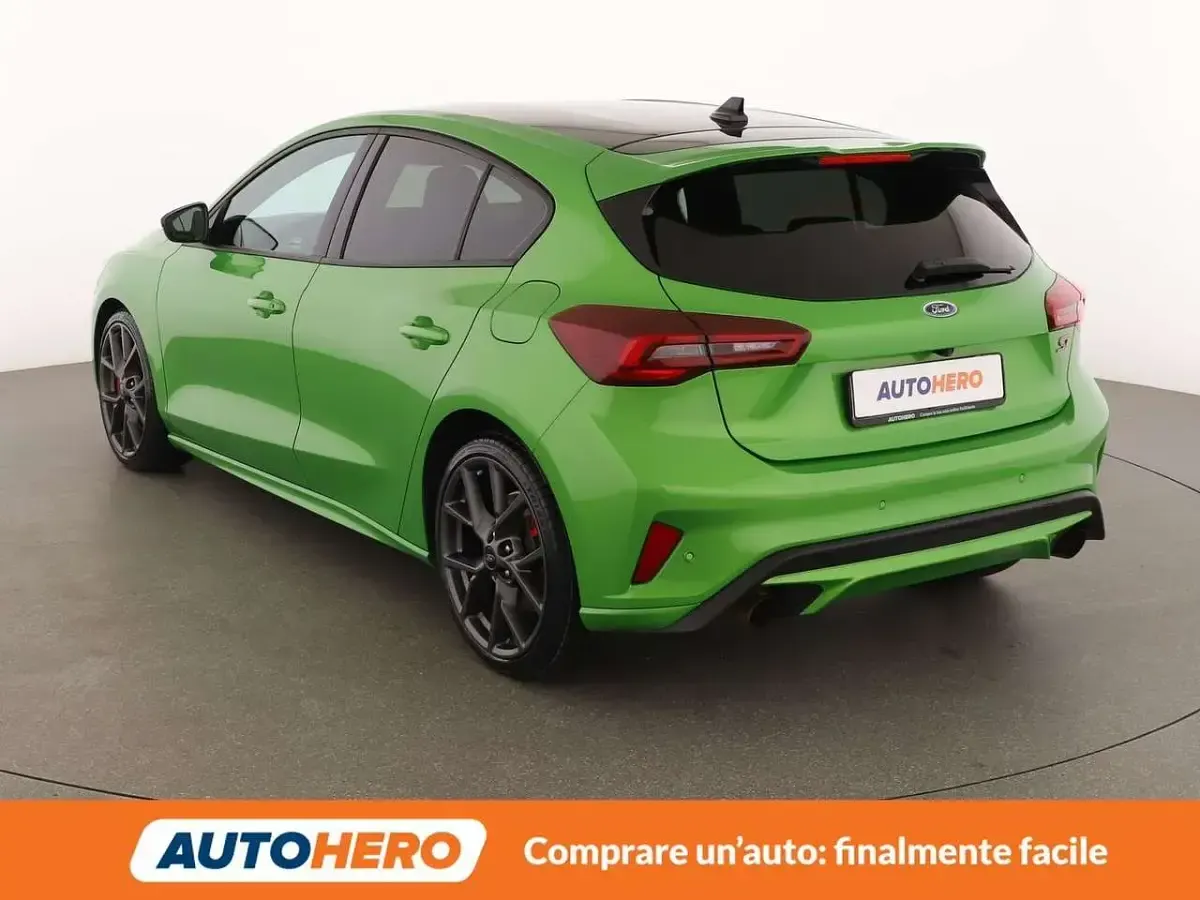 Usata Ford Focus ST 280 CV (205 kW) 2024 Verde Berlina