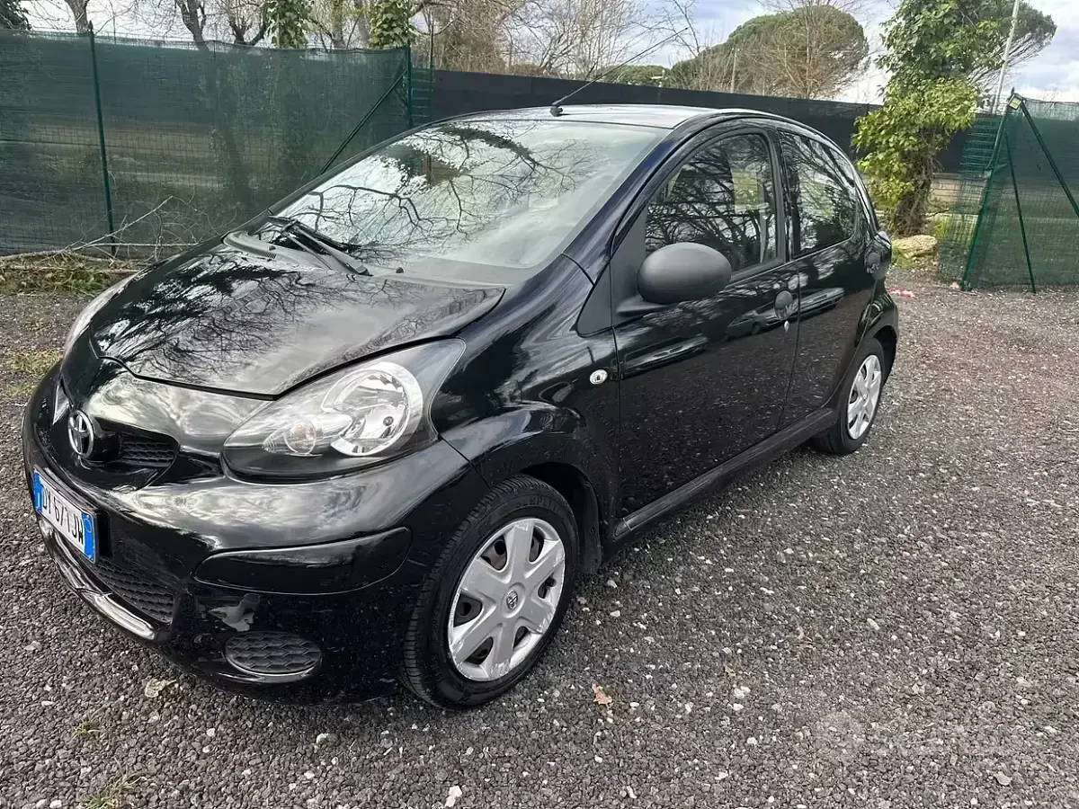 Usata Toyota Aygo 68 CV (50 kW) 2009 Nero Utilitaria