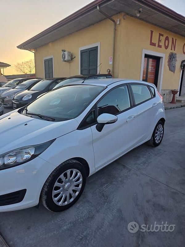 Usata Ford Fiesta 95 CV (69 kW) 2016 Bianco Berlina