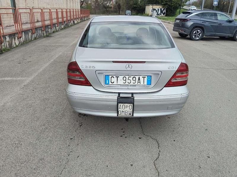 Usata Mercedes C220 Elegance 143 CV (105 kW) 2004 Berlina