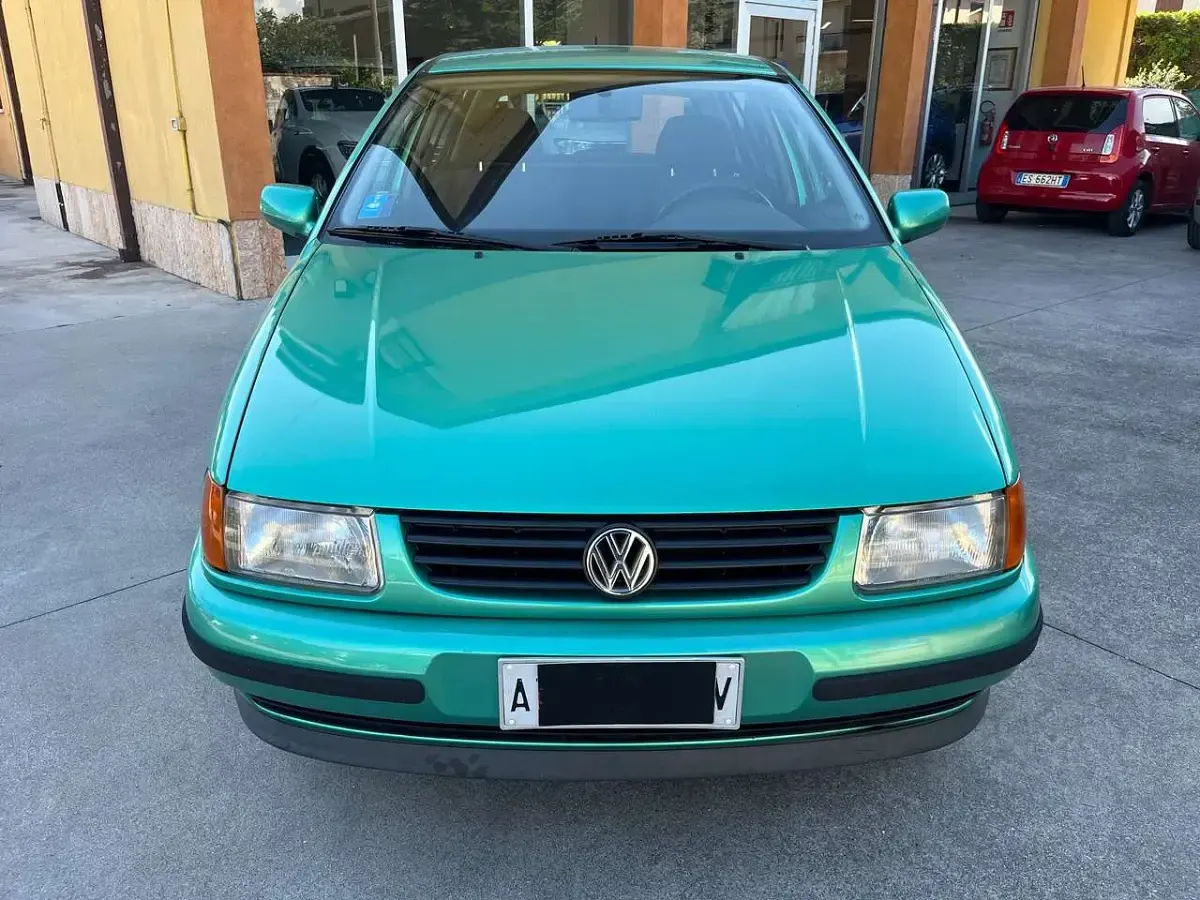 Usata VW Polo Comfortline 60 CV (44 kW) 1997 Electronic green Utilitaria