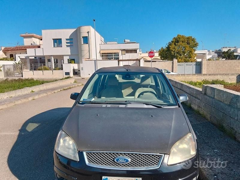 Usata 2007 Ford C-MAX Monovolume | 500 € (Super prezzo) - Immagine 1/4