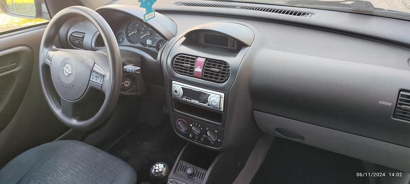 Usata Opel Corsa Comfort 75 CV (55 kW) 2002 Blu Berlina