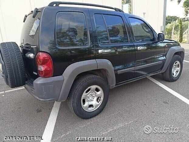 Usata Jeep Cherokee 163 CV (119 kW) 2005 Nero SUV