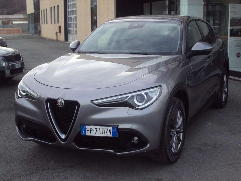 Usata Alfa Romeo Stelvio Super 209 CV (153 kW) 2018 Grigio SUV