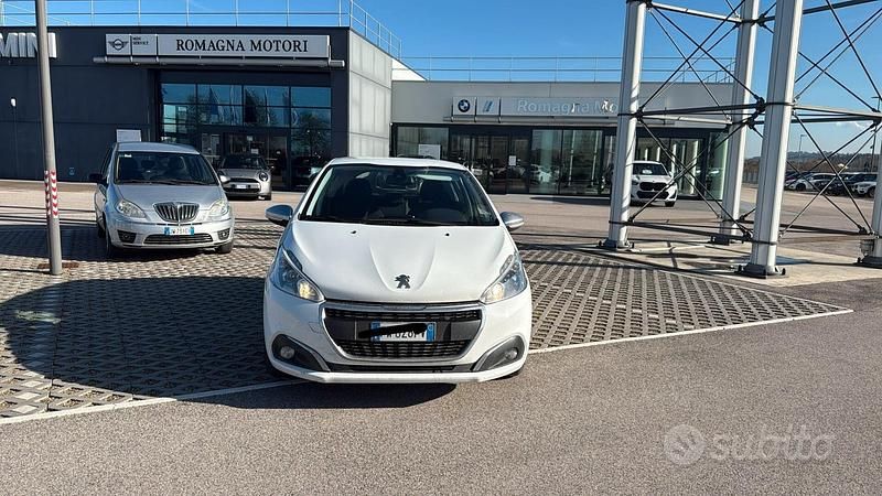 Usata Peugeot 208 Allure 82 CV (60 kW) 2019 Bianco Utilitaria