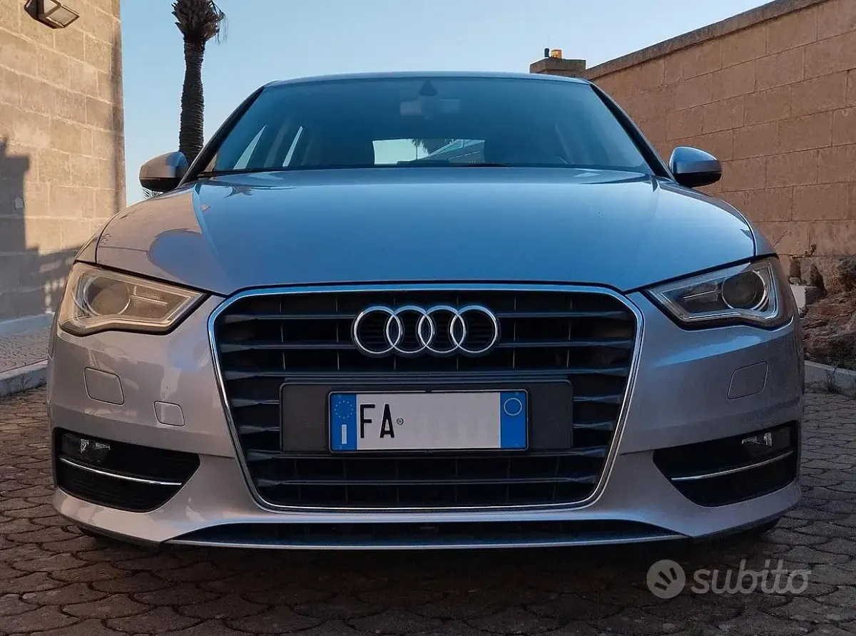 Gebraucht Audi A3 105 PS (77 kW) 2015 Grau Limousine