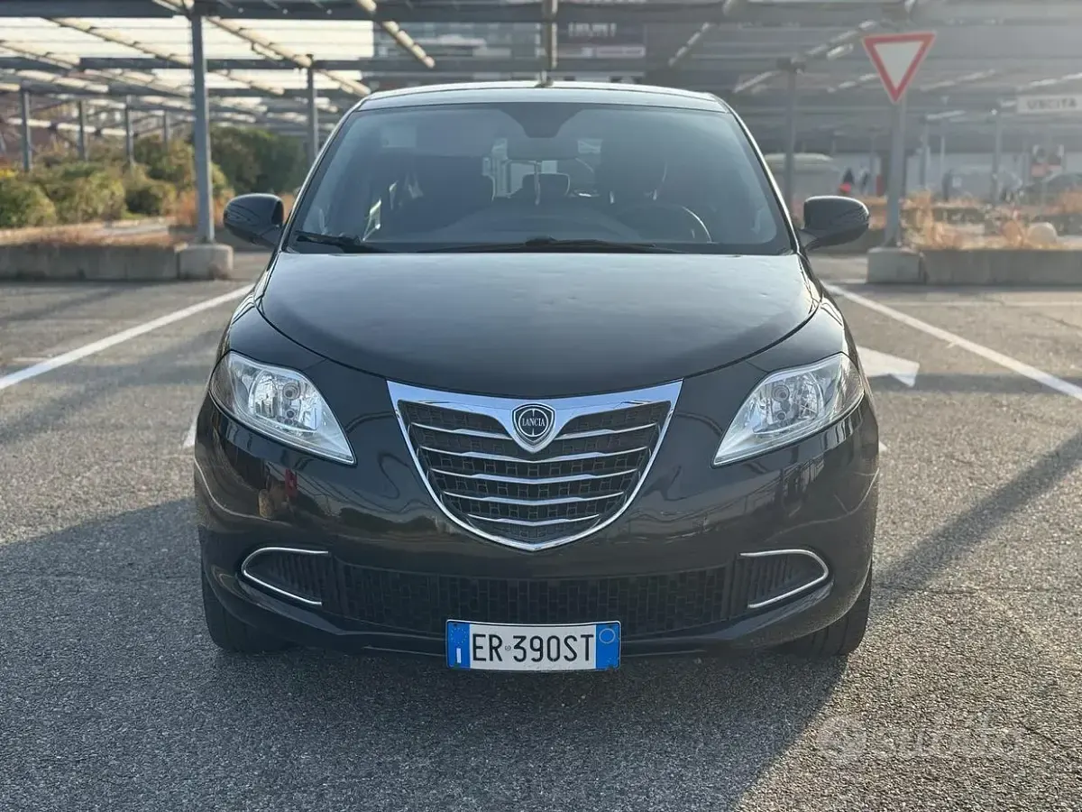 Usata Lancia Ypsilon S 69 CV (50 kW) 2013 Nero Utilitaria