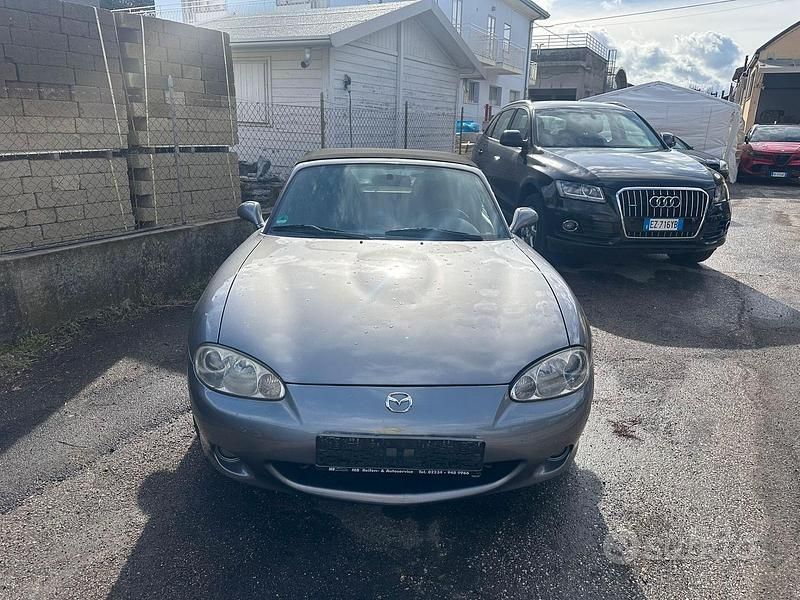 Usata Mazda MX5 110 CV (80 kW) 2005 Grigio Cabrio
