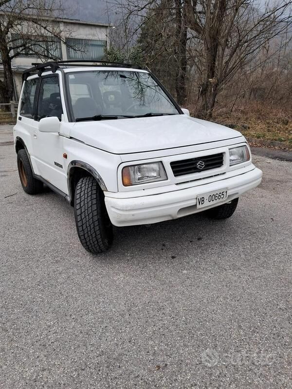 Bianco Usata 1996 Suzuki Vitara SUV | 4000 € (Super prezzo) - Immagine 1/4