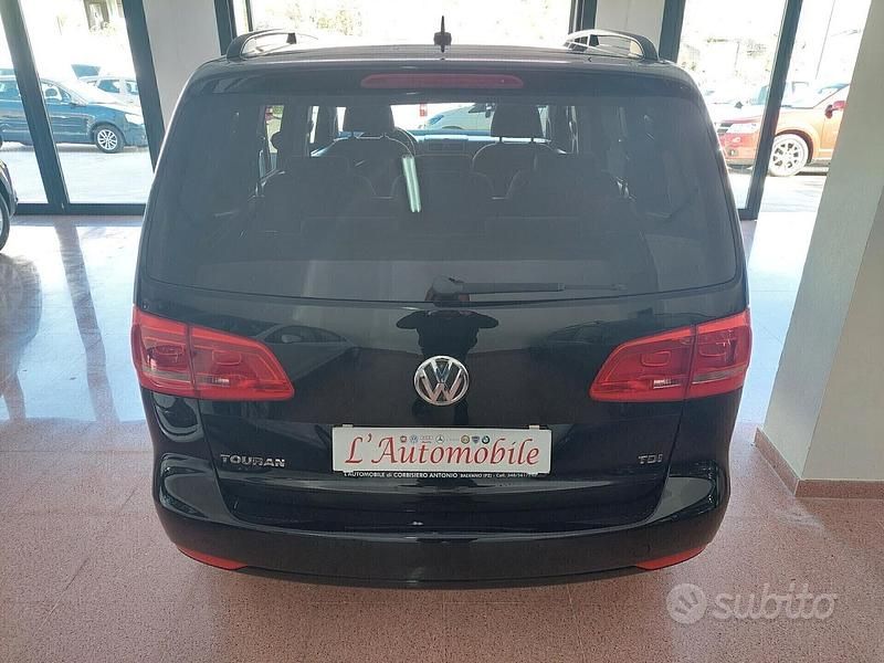 Usata VW Touran Trendline 105 CV (77 kW) 2012 Blu Monovolume