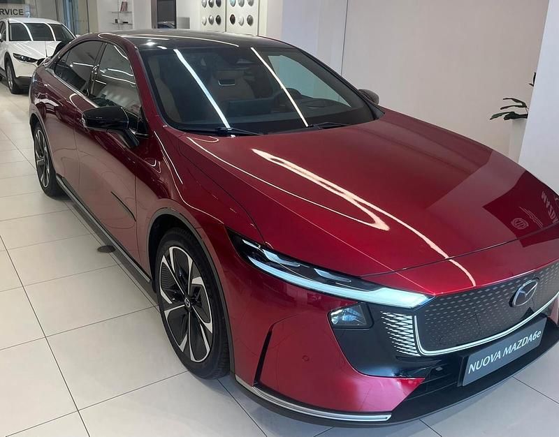 Bianco Nuova 2025 Mazda 6e Takumi-Line Tre volumi | 28.990 € - Immagine 1/4