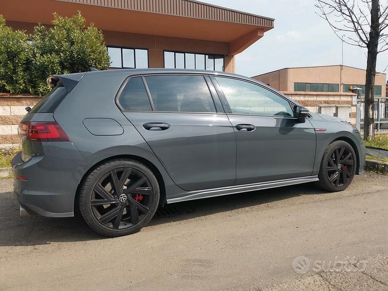 Usata VW Golf VIII GTI 245 CV (180 kW) 2022 Grigio Berlina