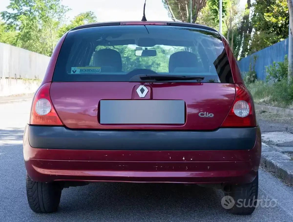 Usata Renault Clio II 98 CV (72 kW) 2002 Rosso Berlina