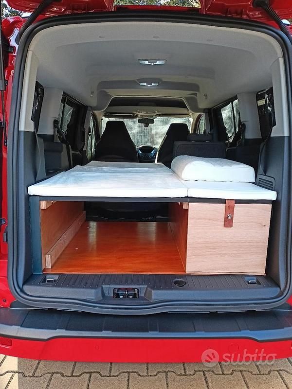 Usata Ford Tourneo 2016 Rosso Berlina