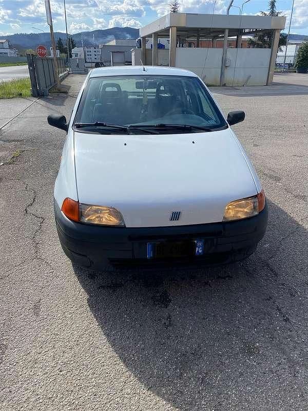 Usata Fiat Punto 63 CV (46 kW) 1999 Bianco Berlina
