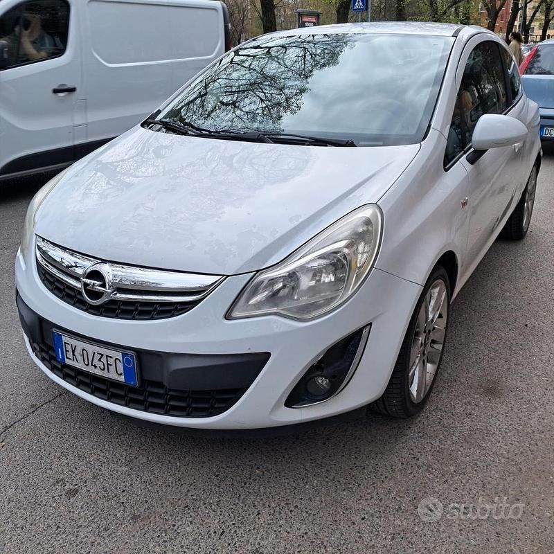 Usata Opel Corsa 95 CV (69 kW) 2011 Bianco Utilitaria