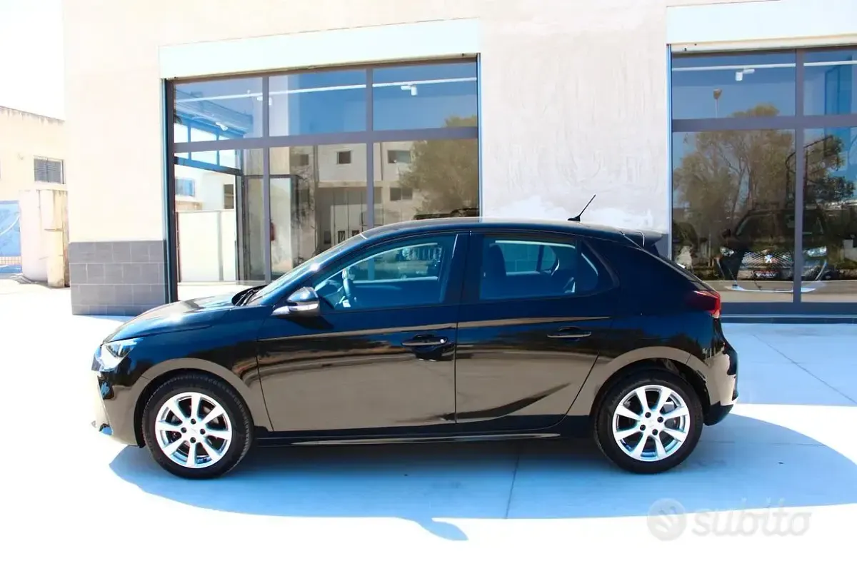 Używany Opel Corsa Elegance 75 KM (55 kW) 2023 Czarny Hatchback