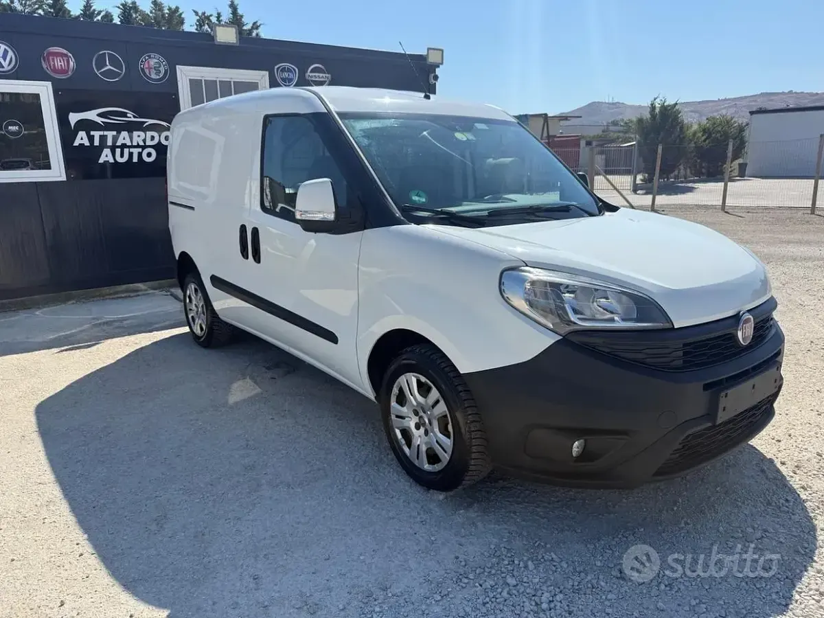 Usata Fiat Doblò 95 CV (69 kW) 2017 Bianco Monovolume