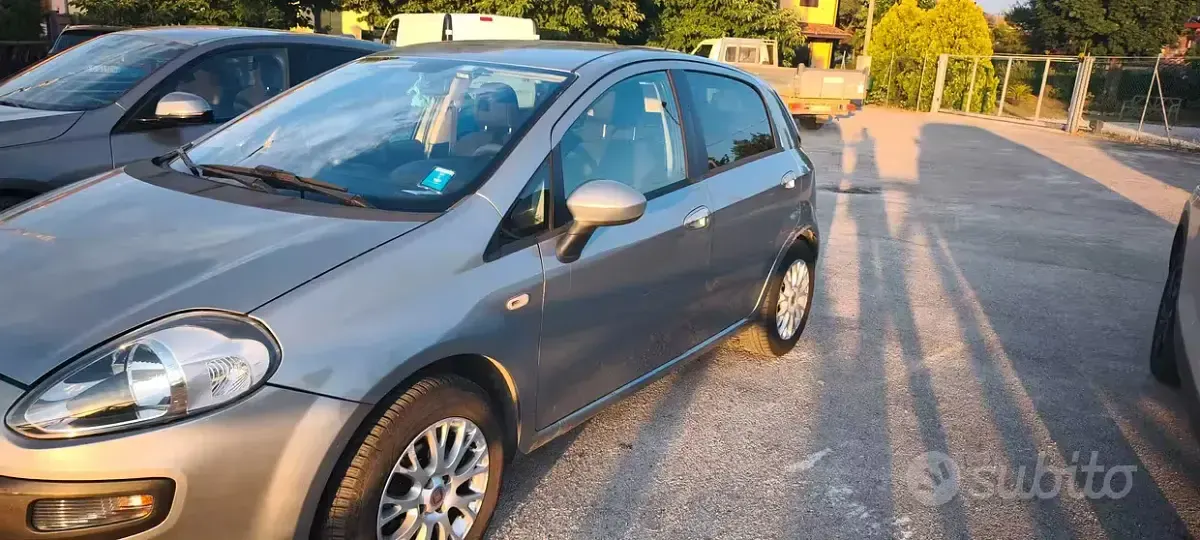 Usata Fiat Punto Evo 65 CV (47 kW) 2012 Grigio Utilitaria