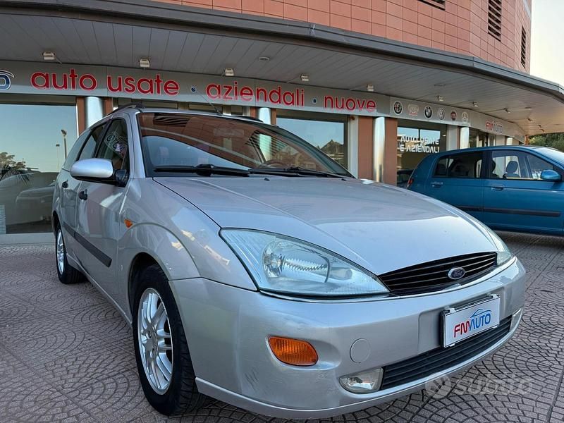 Usata Ford Focus 90 CV (66 kW) 1999 Argento Station wagon