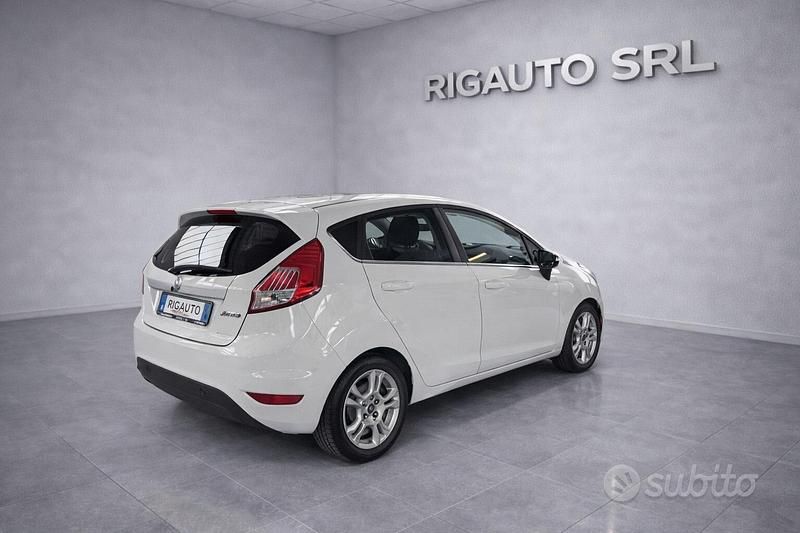 Usata Ford Fiesta Titanium 82 CV (60 kW) 2017 Bianco Berlina