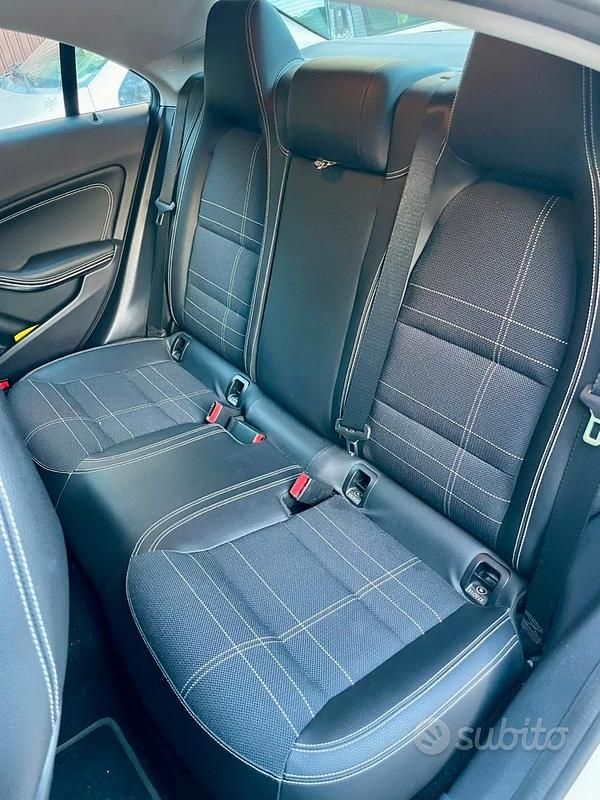 Usata Mercedes CLA220 170 CV (125 kW) 2014 Bianco Berlina