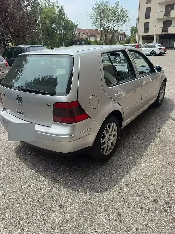 Usata VW Golf IV 105 CV (77 kW) 2001 Grigio Berlina
