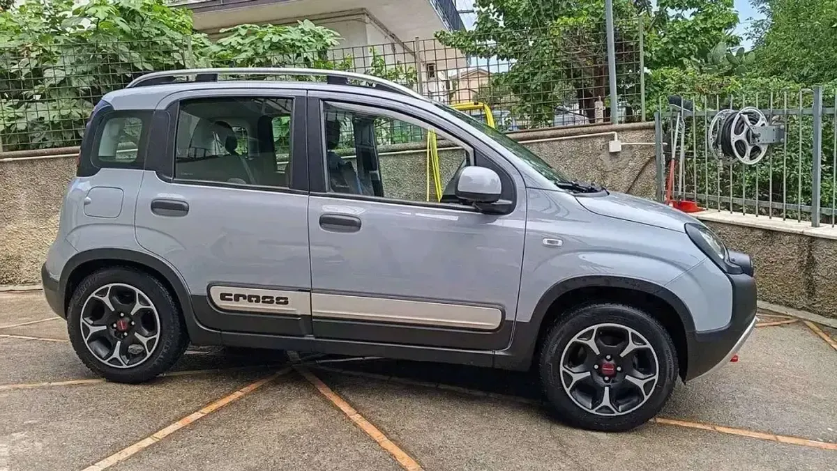 Usata Fiat Panda Cross Cross 69 CV (50 kW) 2022 Utilitaria