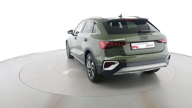 Nuova Audi A3 Ambiente 150 CV (110 kW) 2025 Verde distretto metallizzato Berlina