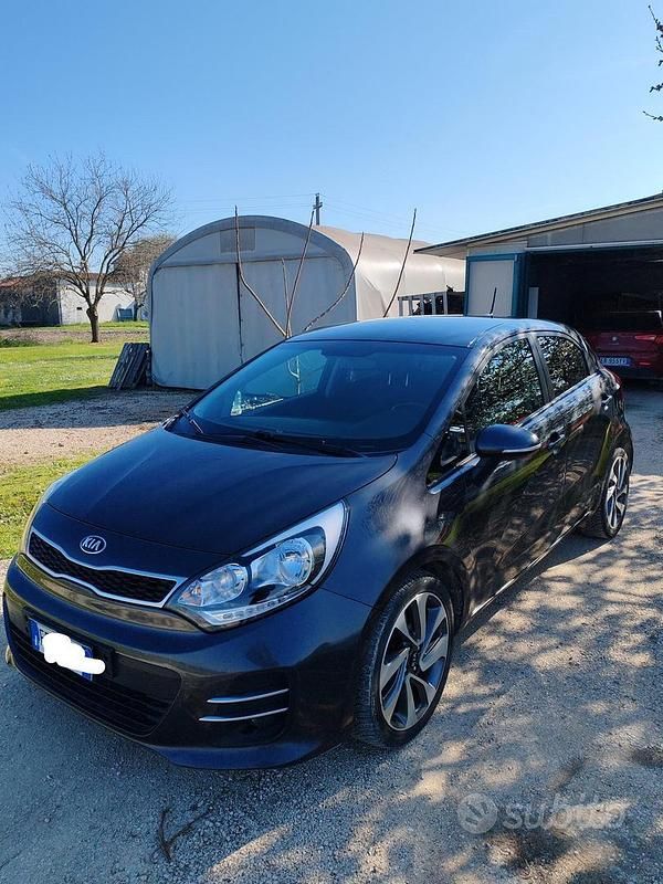Usata Kia Rio 90 CV (66 kW) 2016 Grigio Utilitaria
