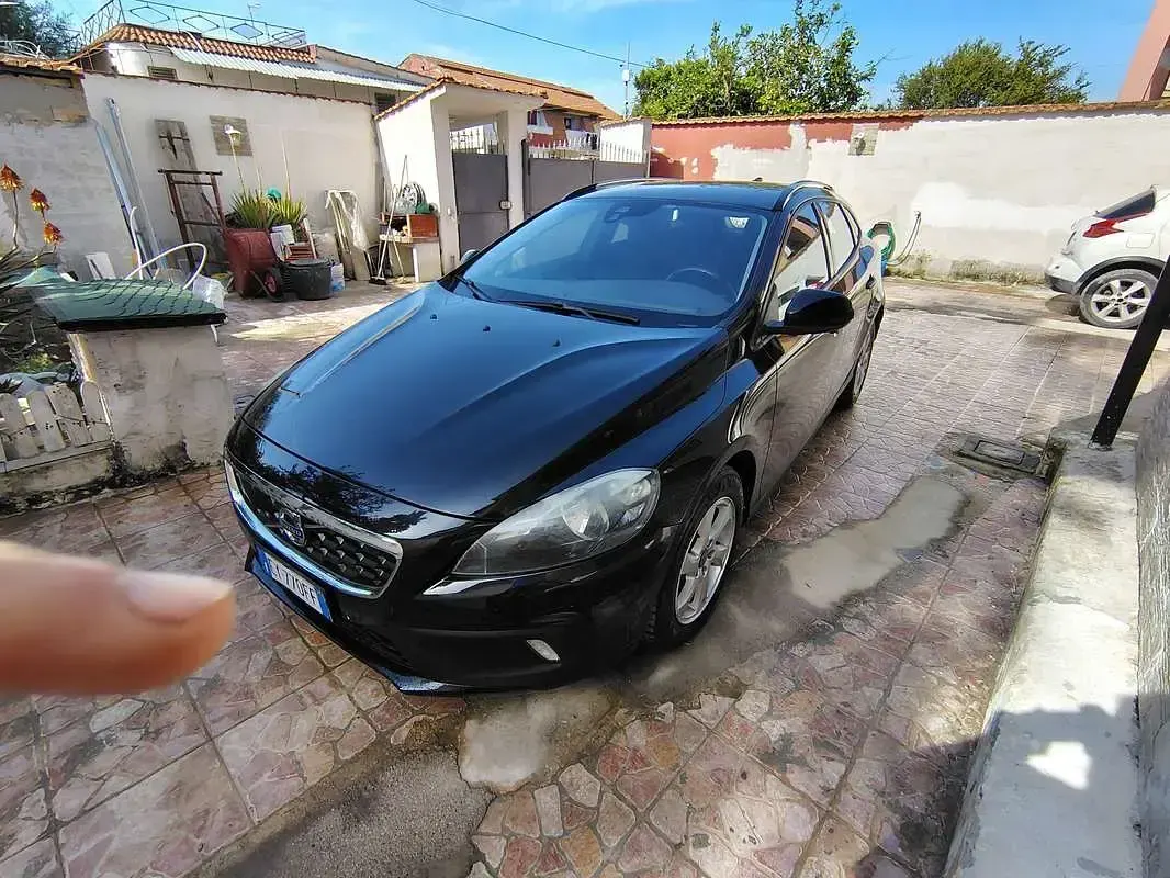 Usata Volvo V40 CC Kinetic 115 CV (84 kW) 2015 Nero Station wagon