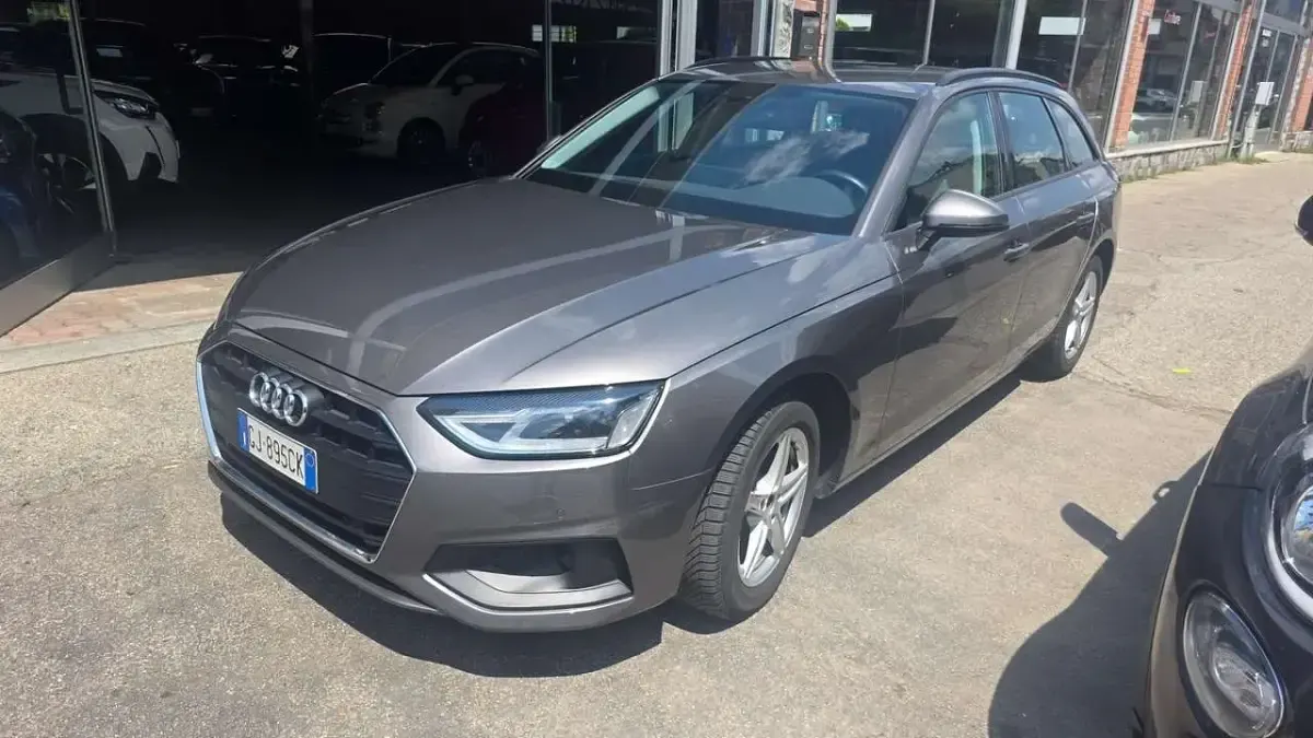 Usata Audi A4 Business 150 CV (110 kW) 2022 Grigio Station wagon