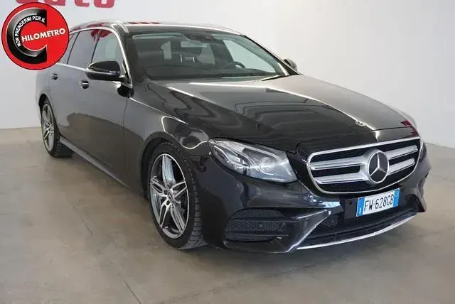 Usata Mercedes E220 Premium Plus 194 CV (142 kW) 2019 Nero Station wagon