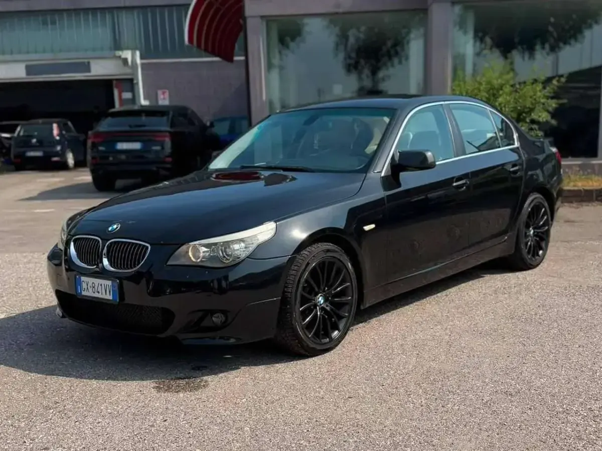 Usata BMW 525 197 CV (144 kW) 2008 Nero Berlina
