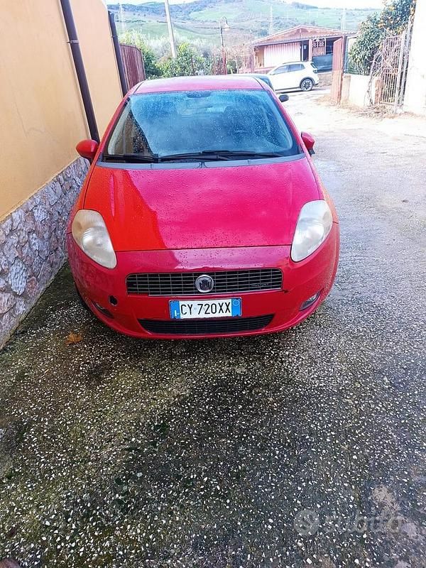 Usata Fiat Grande Punto 90 CV (66 kW) 2006 Rosso Utilitaria