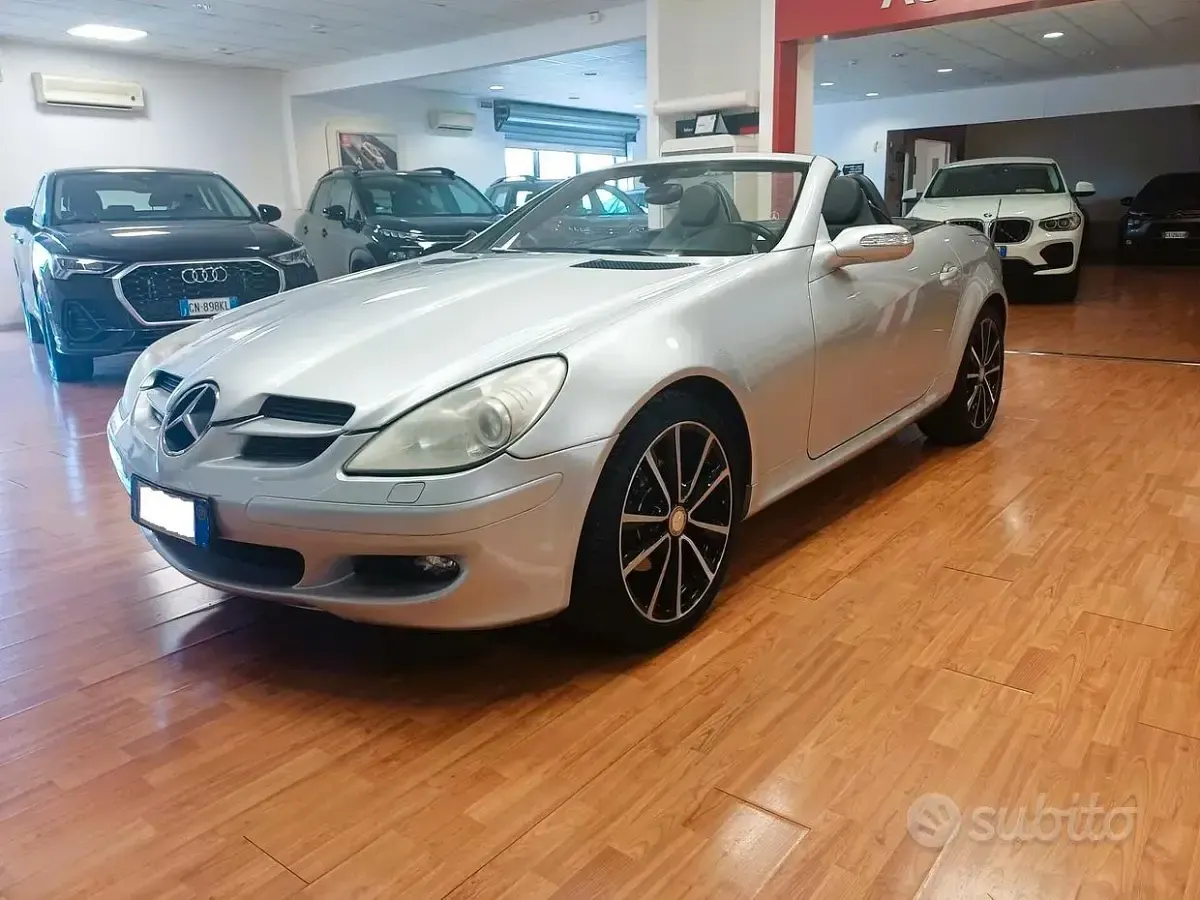 Usata Mercedes SLK200 163 CV (119 kW) 2005 Grigio Cabrio